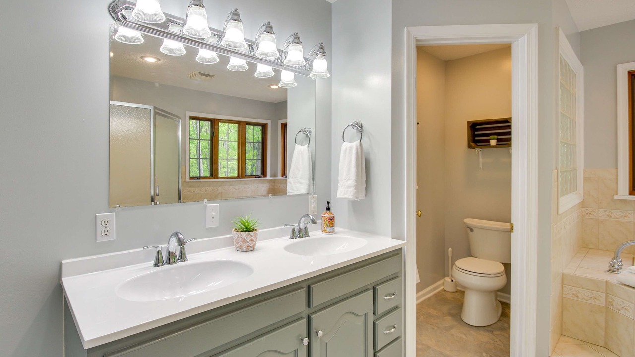 Photo of Bathroom in Massanutten