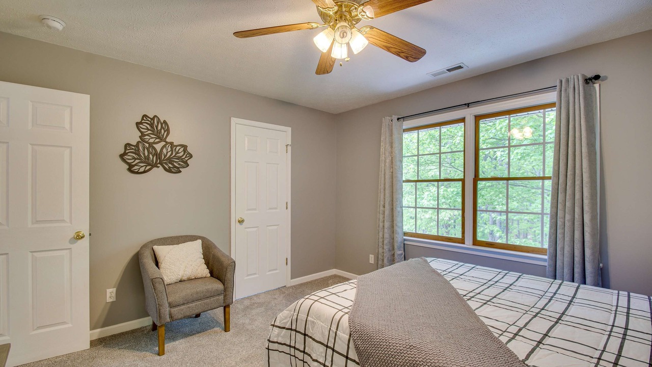 Photo of Bedroom in Massanutten