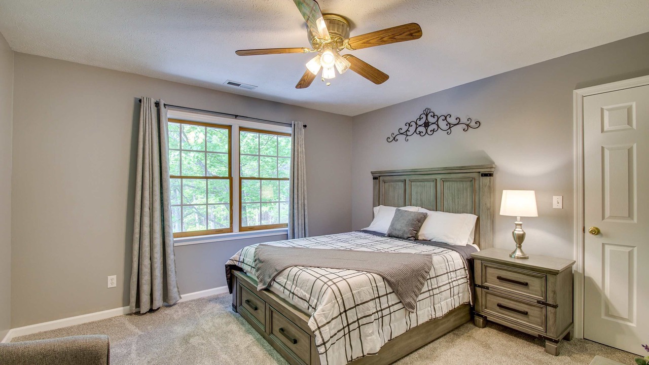 Photo of Bedroom in Massanutten