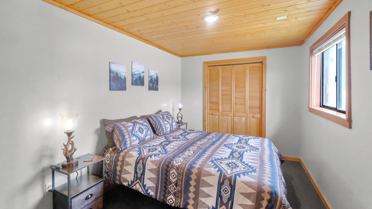 Photo of Bedroom in Eagle Nest