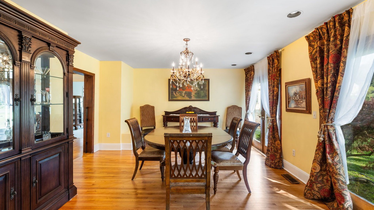 Photo of Bedroom in Lyons