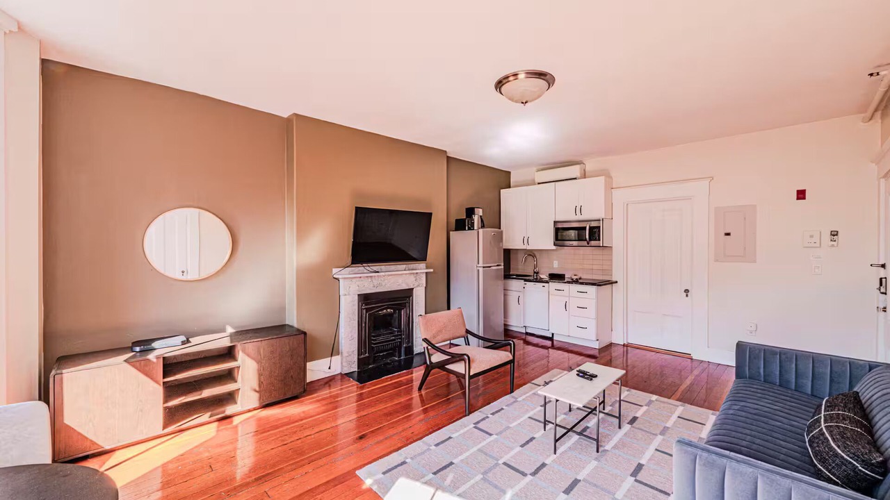 Photo of Livingroom in Beacon Hill