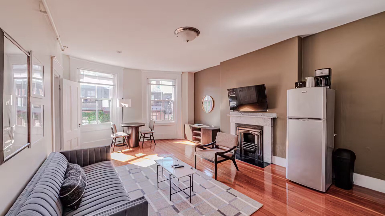 Photo of Livingroom in Beacon Hill