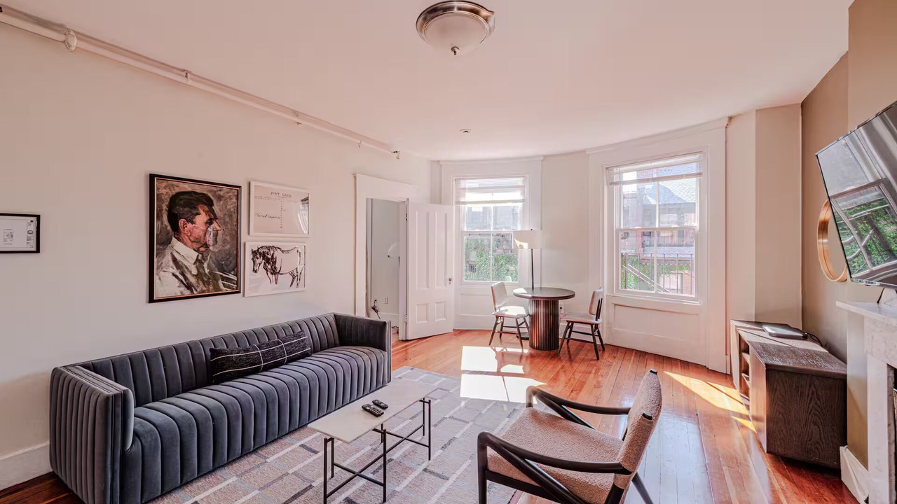 Photo of Livingroom in Beacon Hill