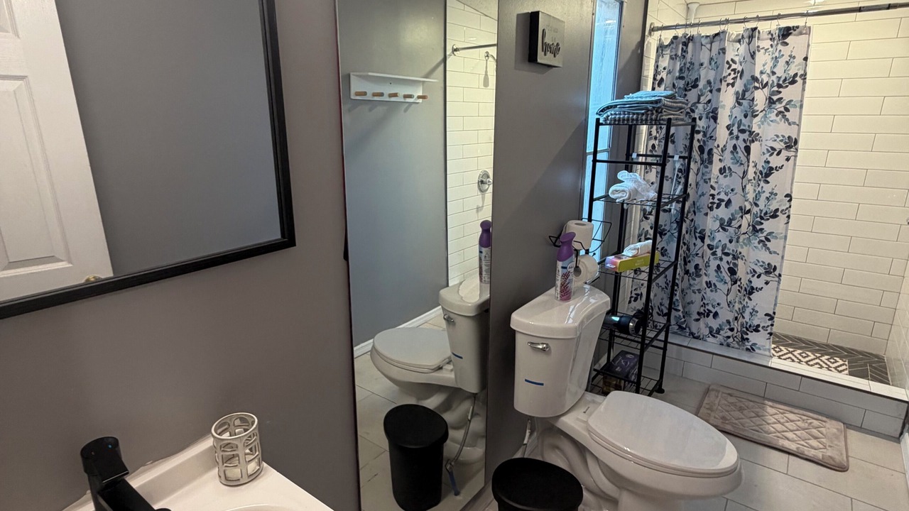 Photo of Bathroom in Garden City