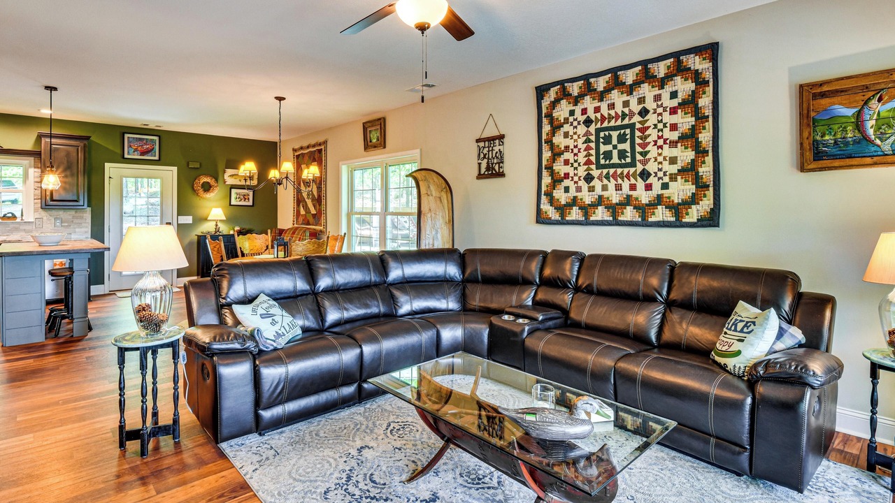 Photo of Livingroom in Toccoa