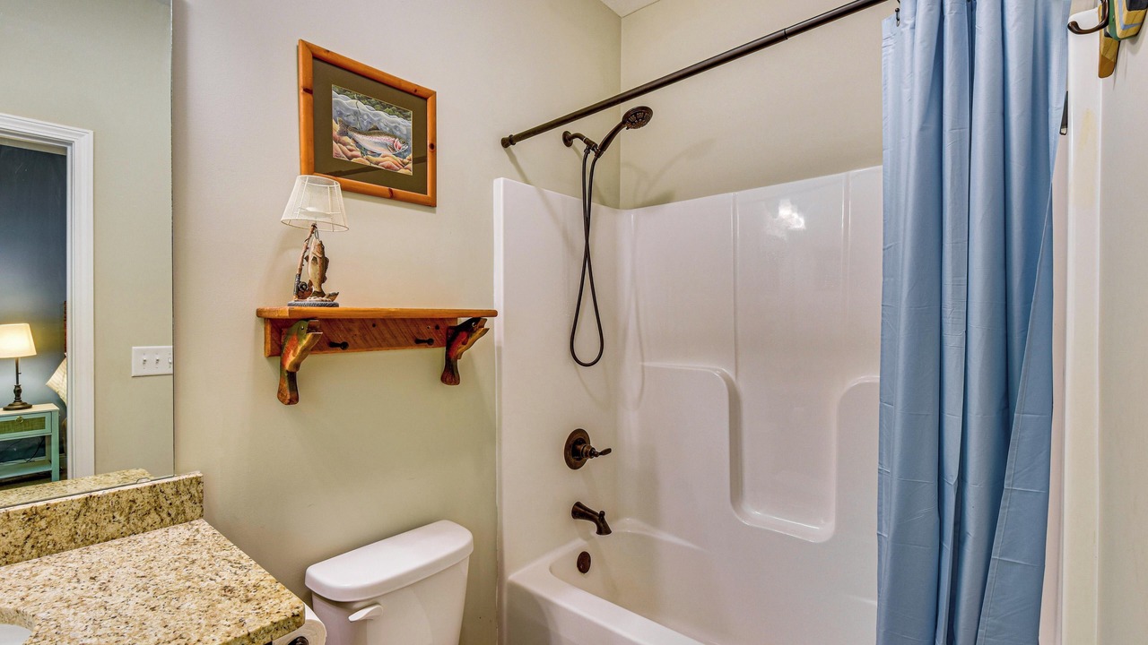 Photo of Bathroom in Toccoa