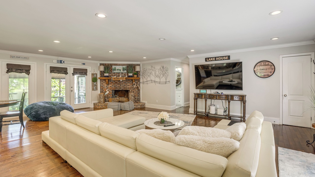 Photo of Livingroom in McCalla