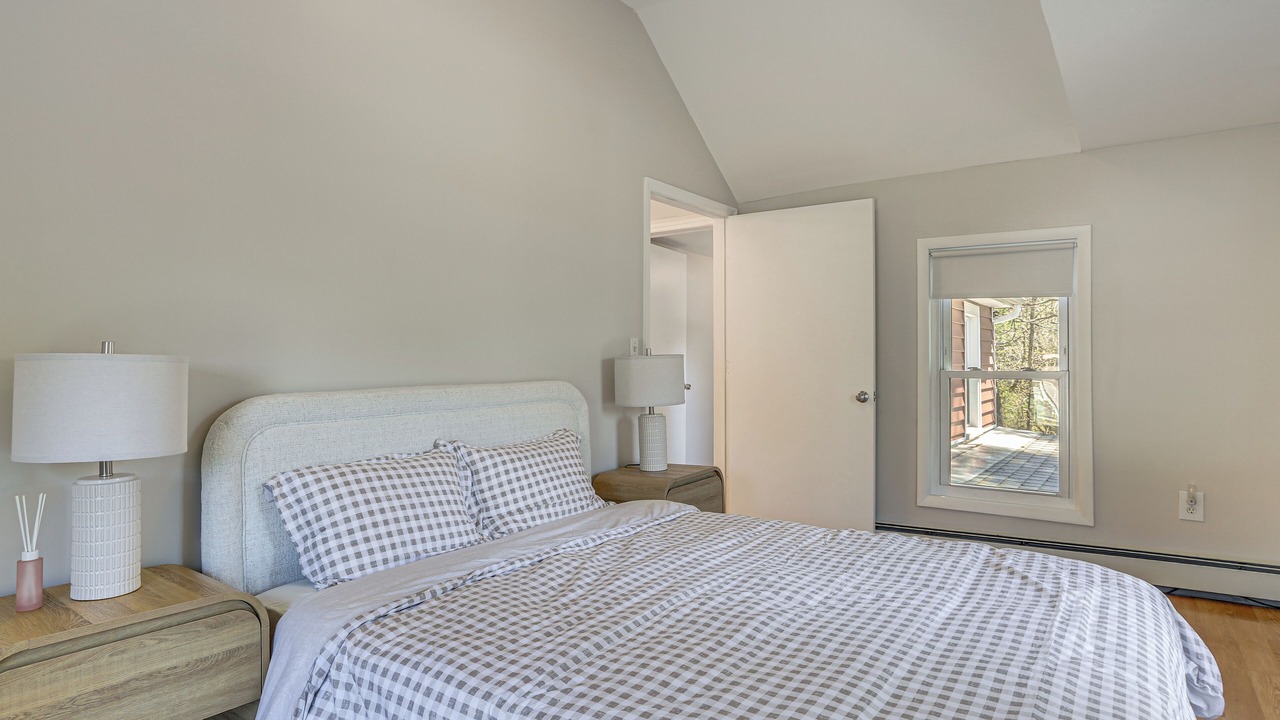 Photo of Bedroom in Parksville