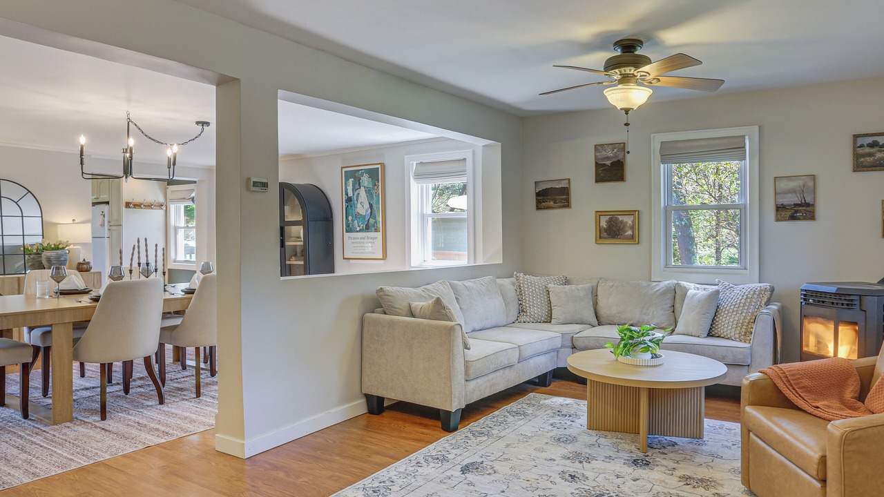 Photo of Bedroom in Parksville