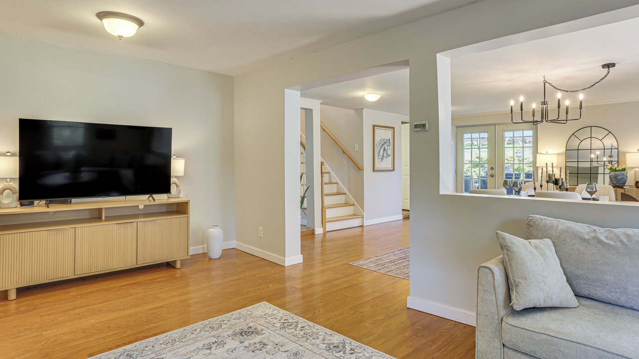 Photo of Livingroom in Parksville