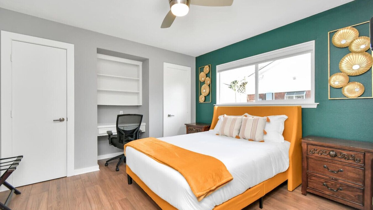 Photo of Bedroom in Friendswood