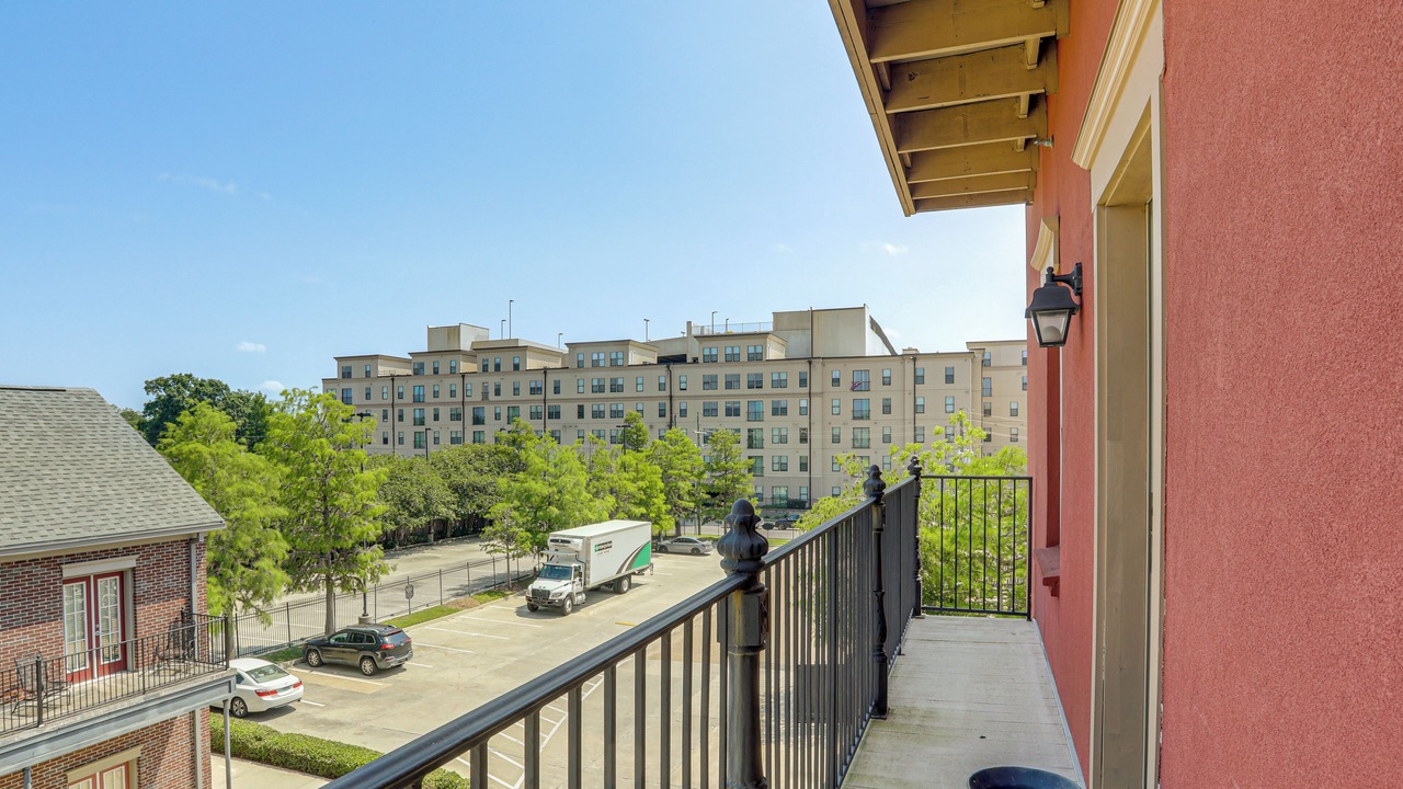 Photo of Patio Balcony in Highlands - Perkins