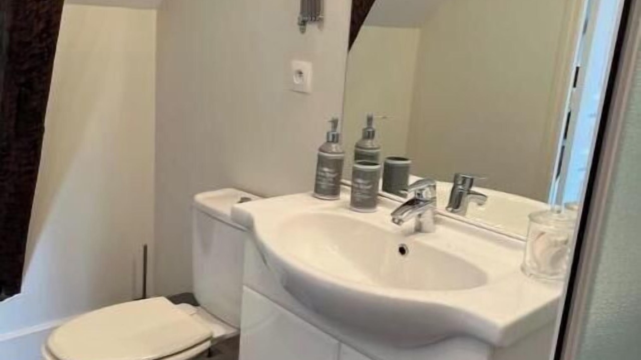 Photo of Bathroom in Lureuil