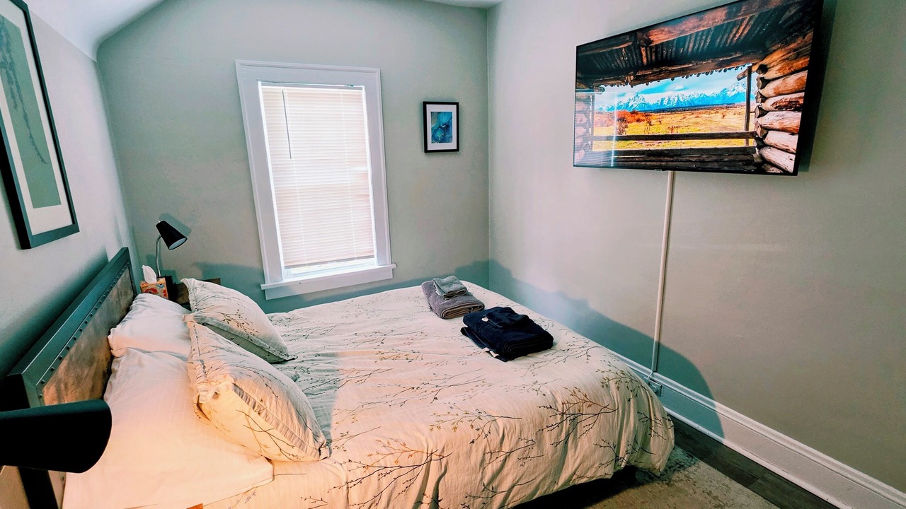 Photo of Bedroom in Little Italy