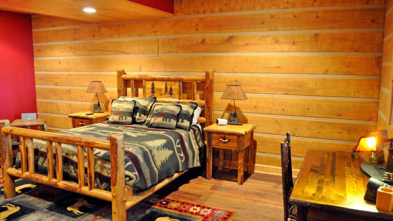 Photo of Bedroom in Greentown
