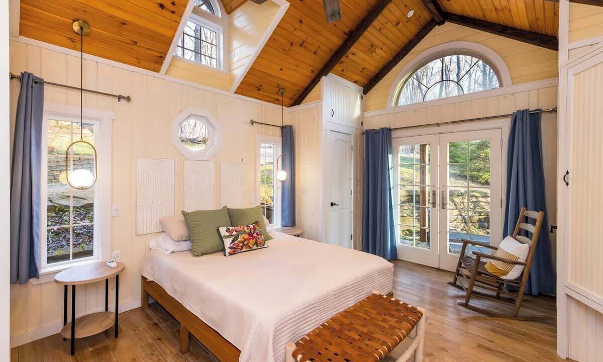 Photo of Bedroom in South Bloomingville