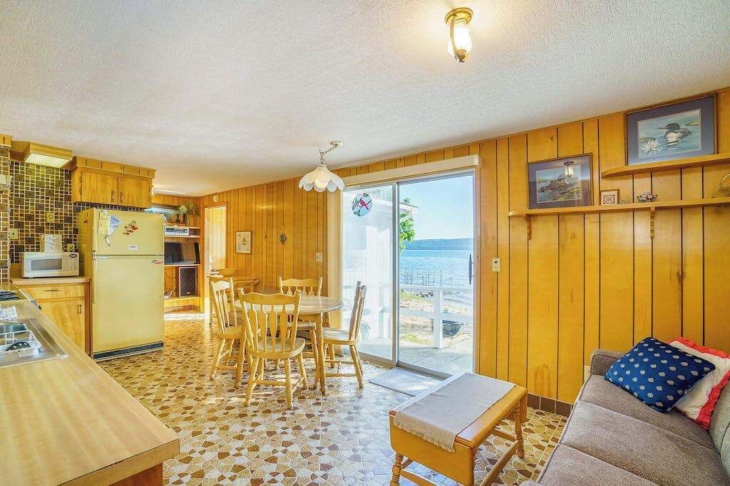 Photo of Livingroom in Lake Township