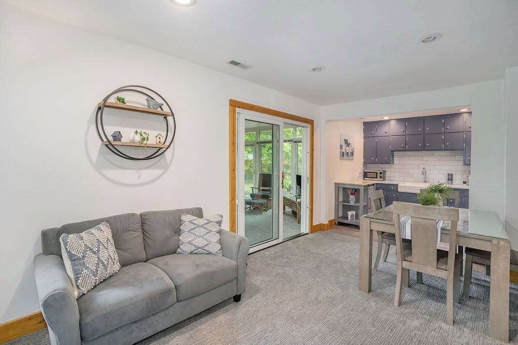 Photo of Livingroom in Shorewood-Tower Hills-Harbert