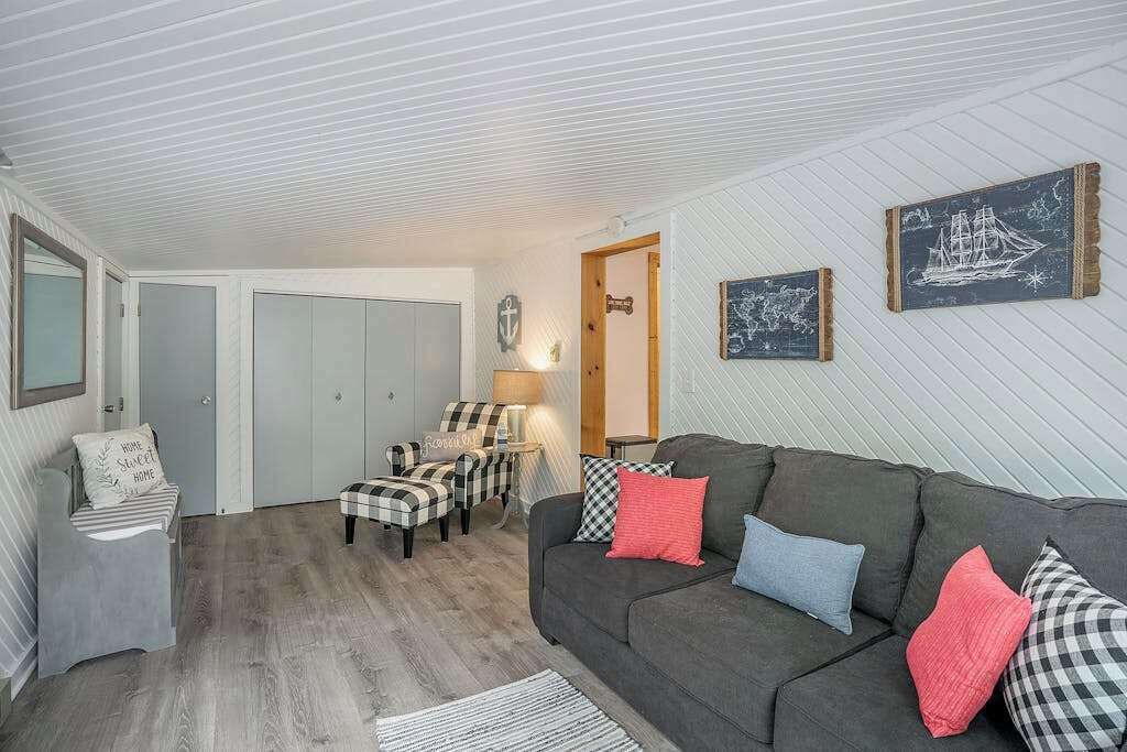 Photo of Livingroom in Shorewood-Tower Hills-Harbert