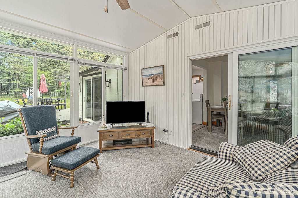 Photo of Livingroom in Shorewood-Tower Hills-Harbert