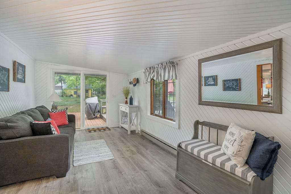 Photo of Livingroom in Shorewood-Tower Hills-Harbert