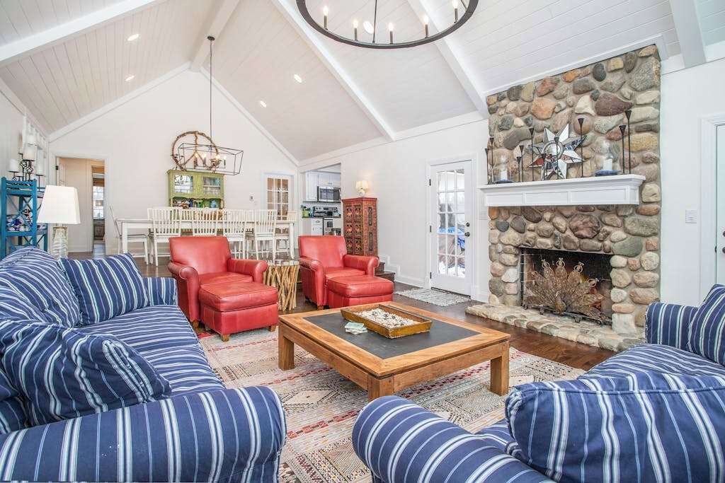 Photo of Livingroom in Benton Harbor
