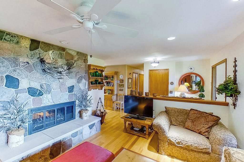 Photo of Livingroom in Birchwood Farms
