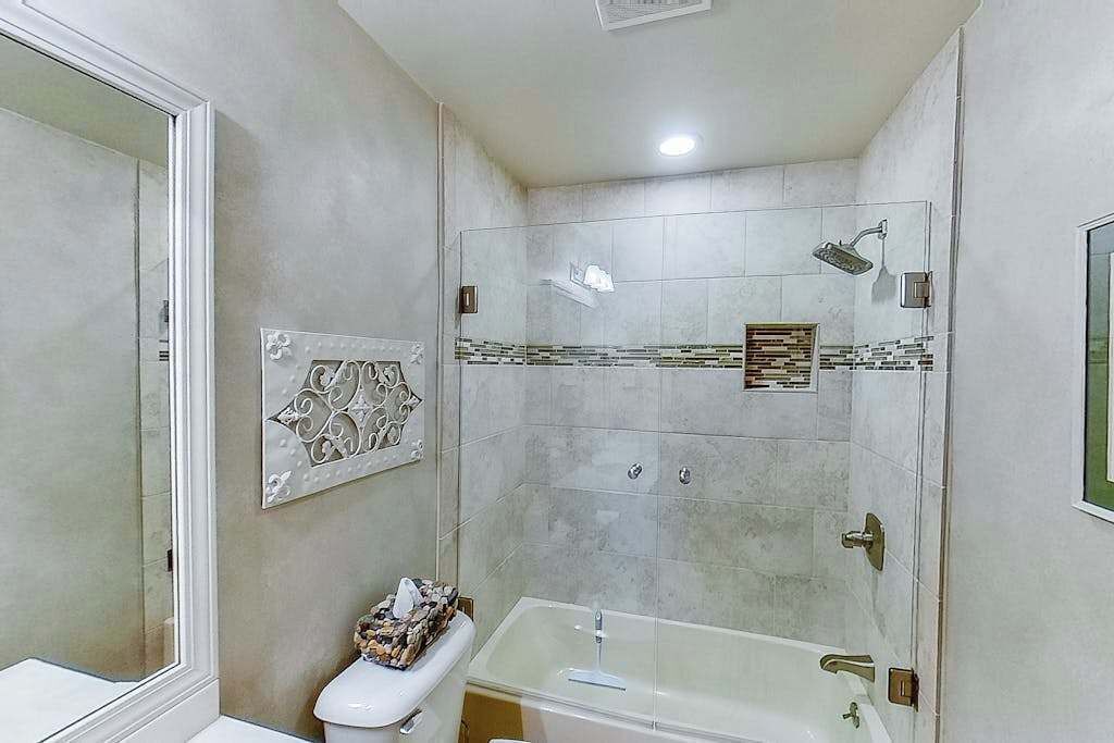 Photo of Bathroom in Birchwood Farms