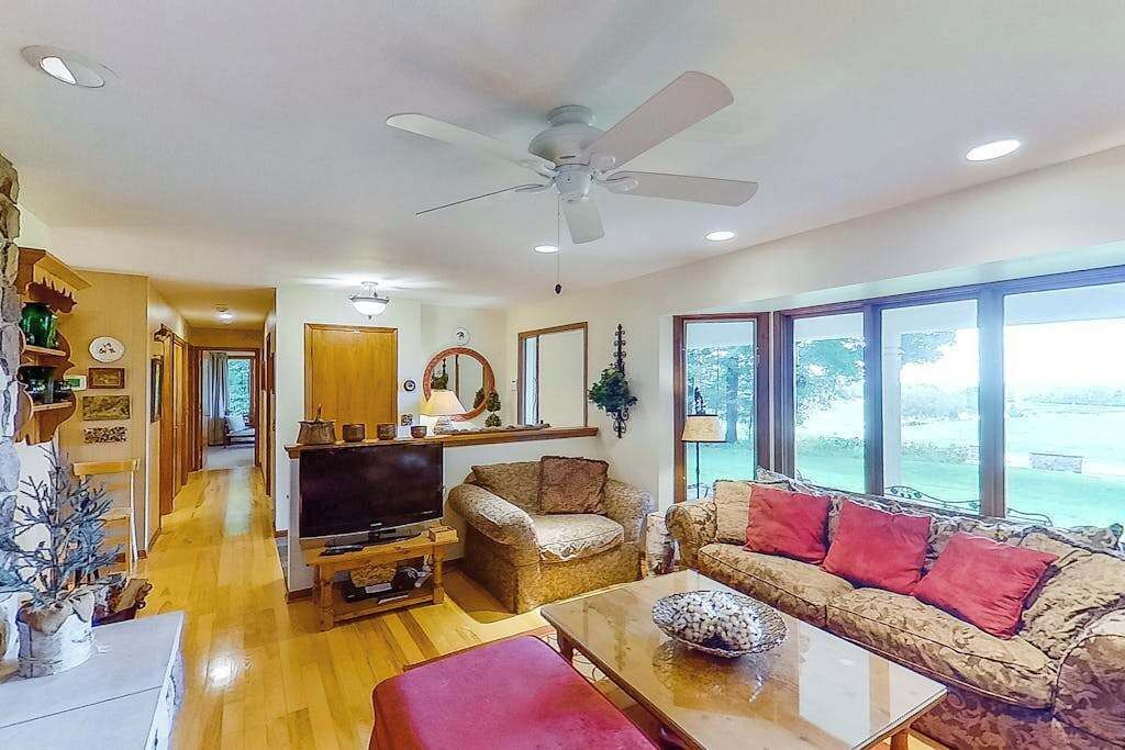 Photo of Livingroom in Birchwood Farms