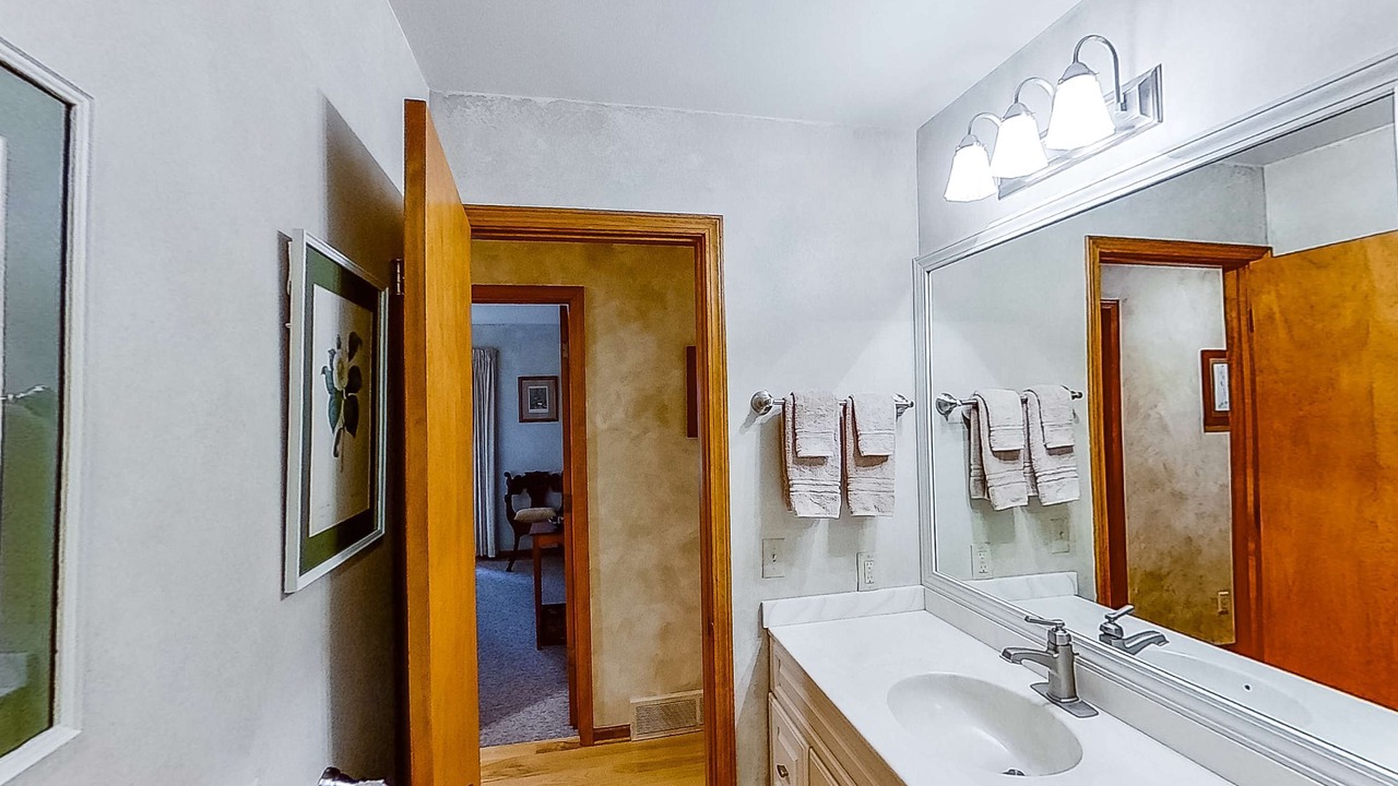 Photo of Bathroom in Birchwood Farms