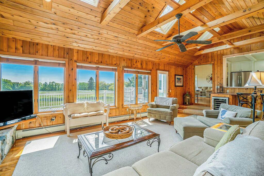 Photo of Livingroom in Birchwood Farms