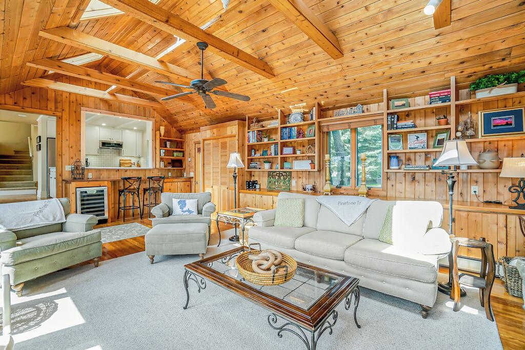 Photo of Livingroom in Birchwood Farms