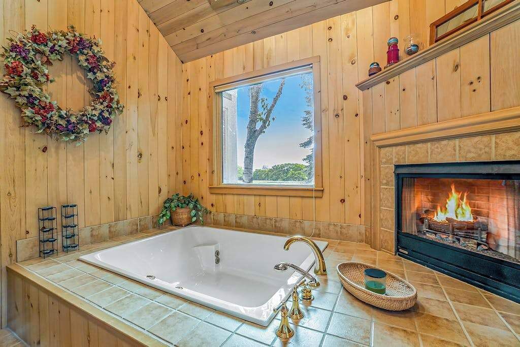 Photo of Bathroom in Birchwood Farms