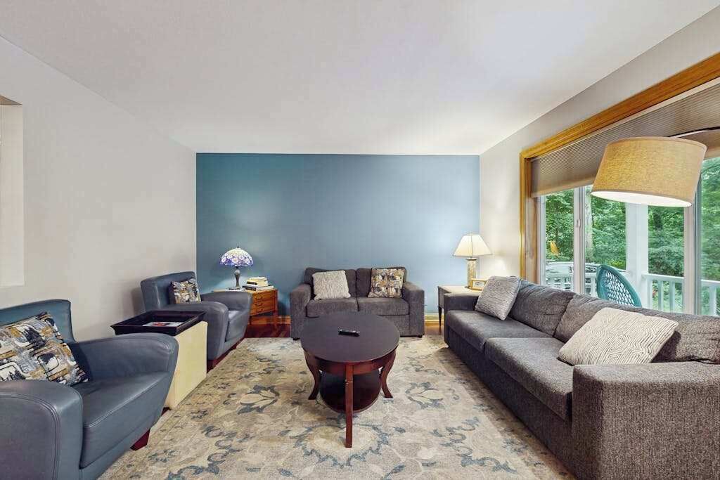 Photo of Livingroom in Shorewood-Tower Hills-Harbert