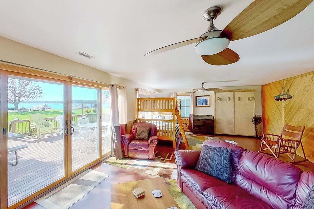 Photo of Livingroom in Onekama