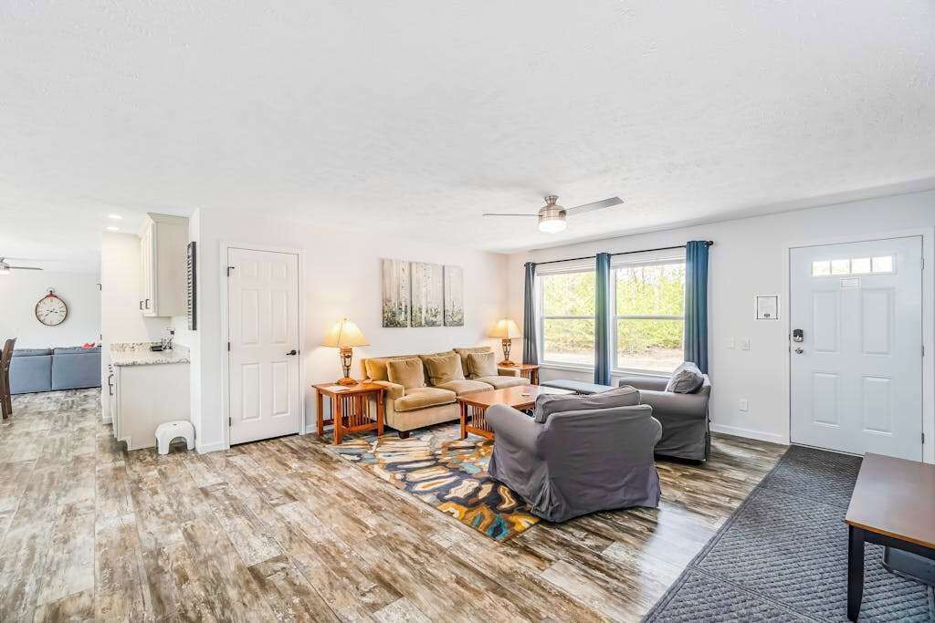 Photo of Livingroom in Thompsonville