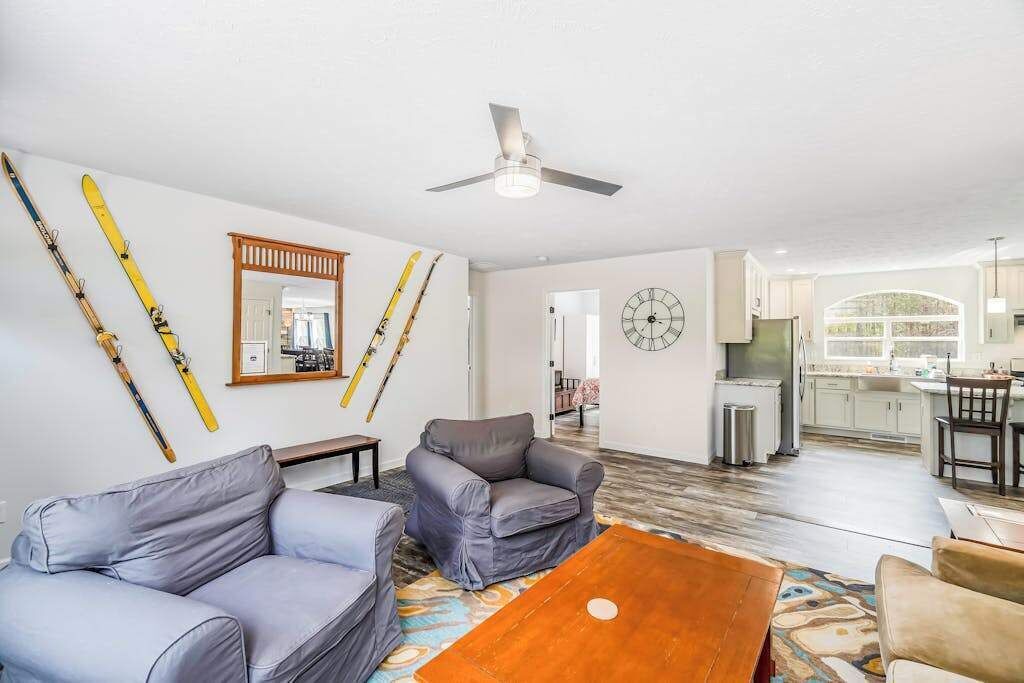 Photo of Livingroom in Thompsonville