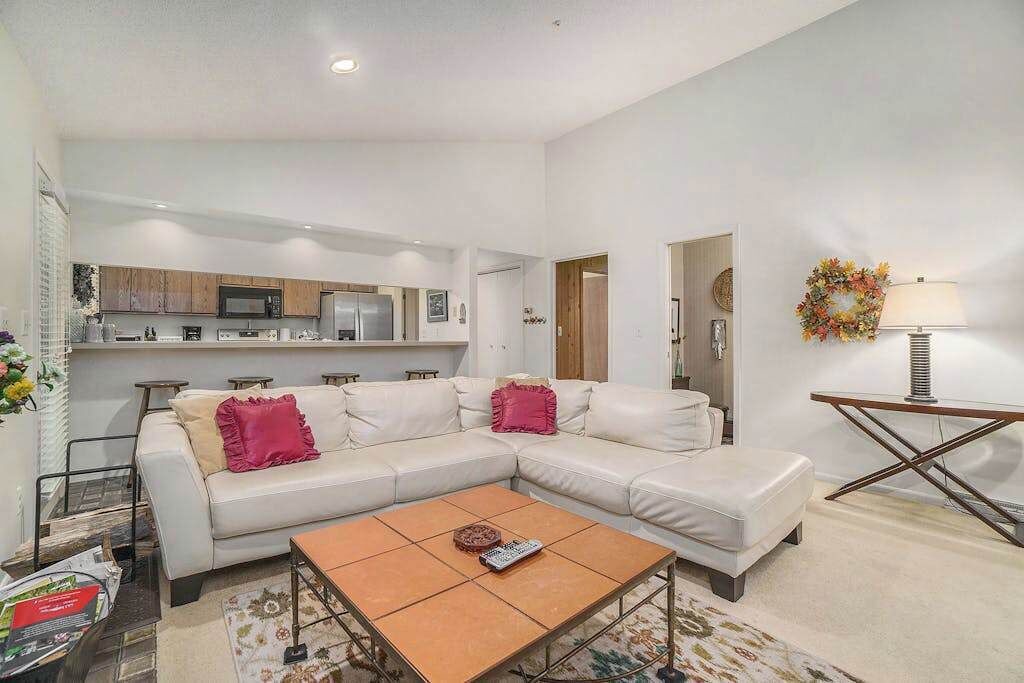 Photo of Livingroom in Maple City