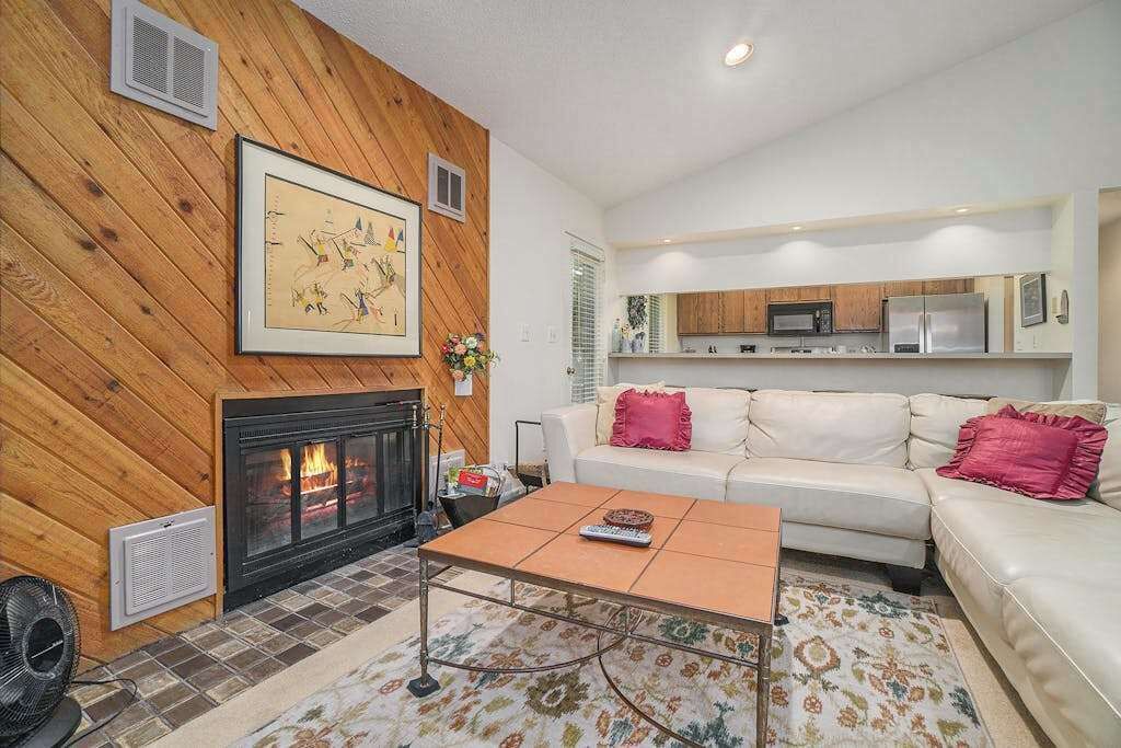 Photo of Livingroom in Maple City