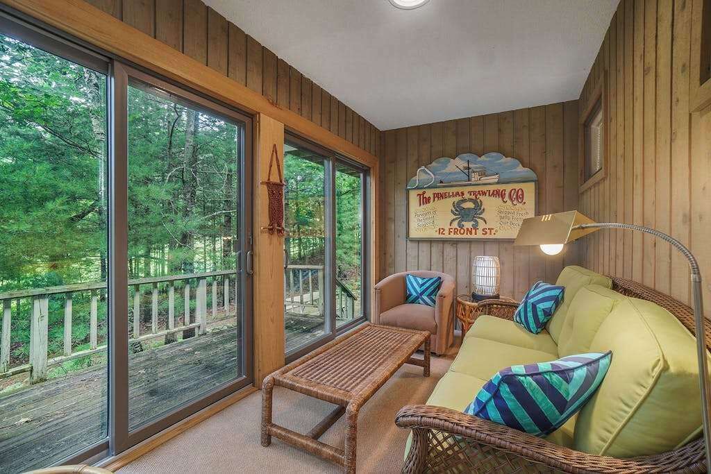 Photo of Livingroom in Maple City