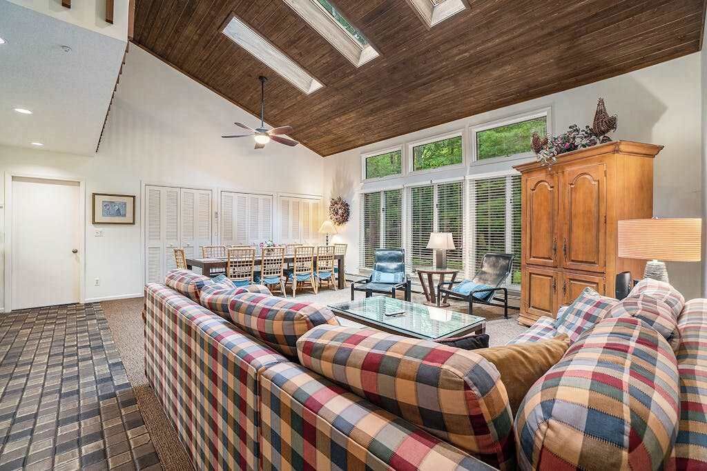 Photo of Livingroom in Maple City