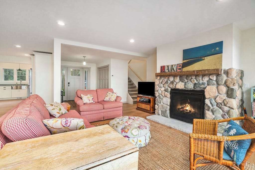 Photo of Livingroom in Lake Township