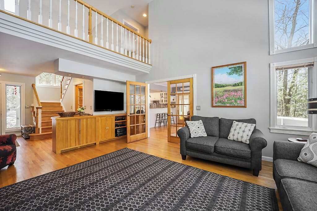 Photo of Livingroom in Maple City