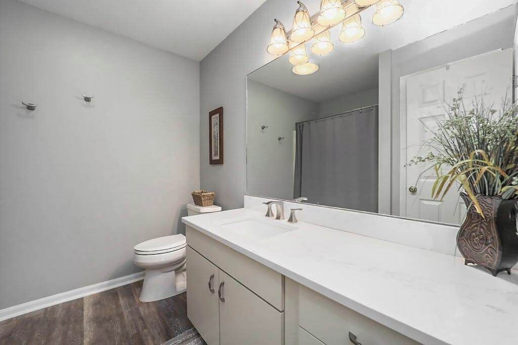 Photo of Bathroom in Maple City