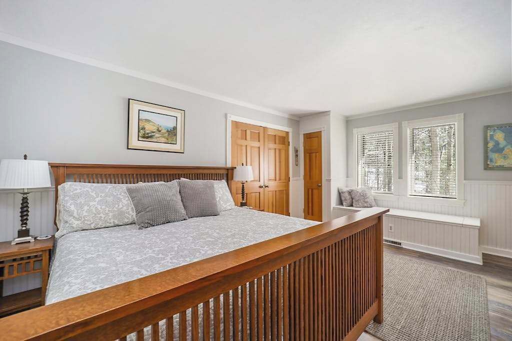 Photo of Bedroom in Maple City