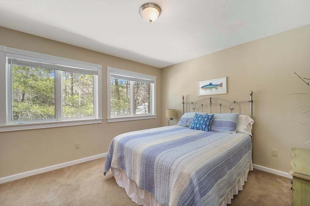 Photo of Bedroom in Maple City