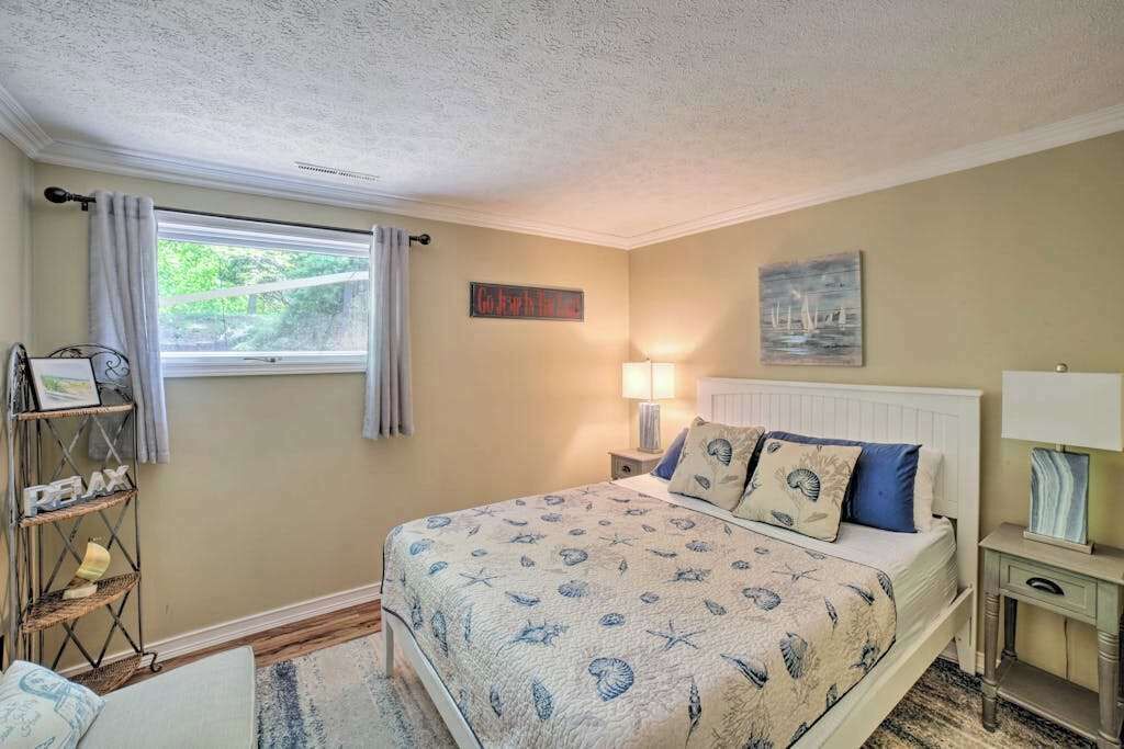 Photo of Bedroom in Three Oaks