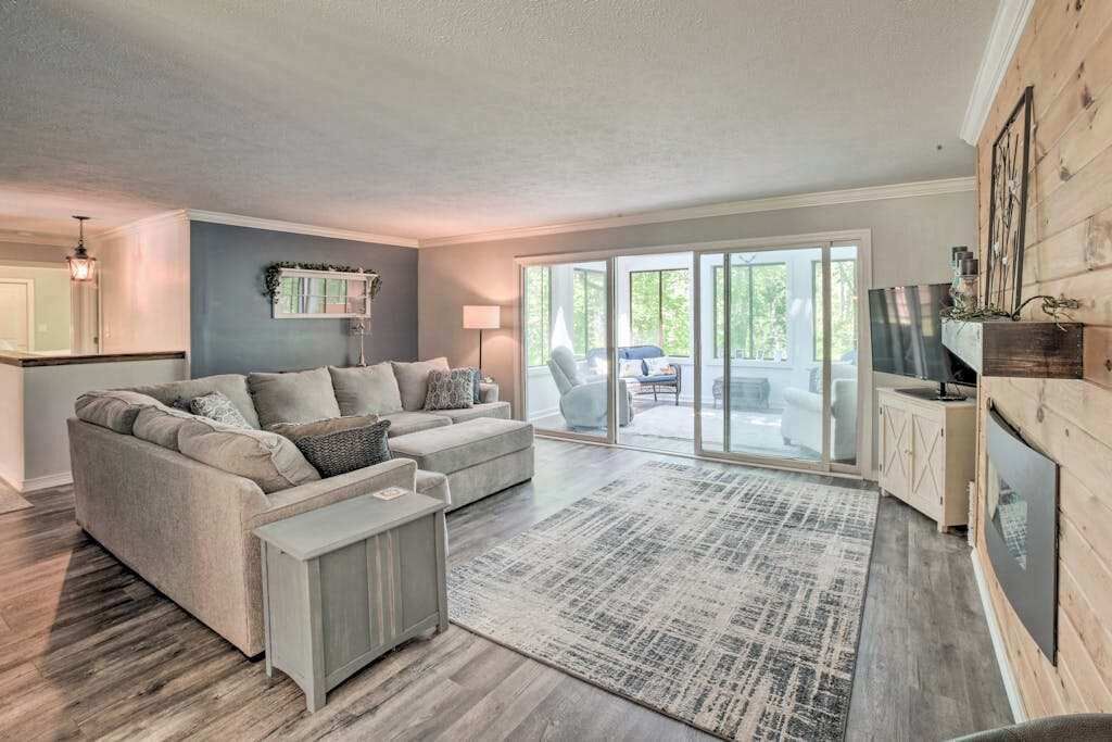 Photo of Livingroom in Three Oaks