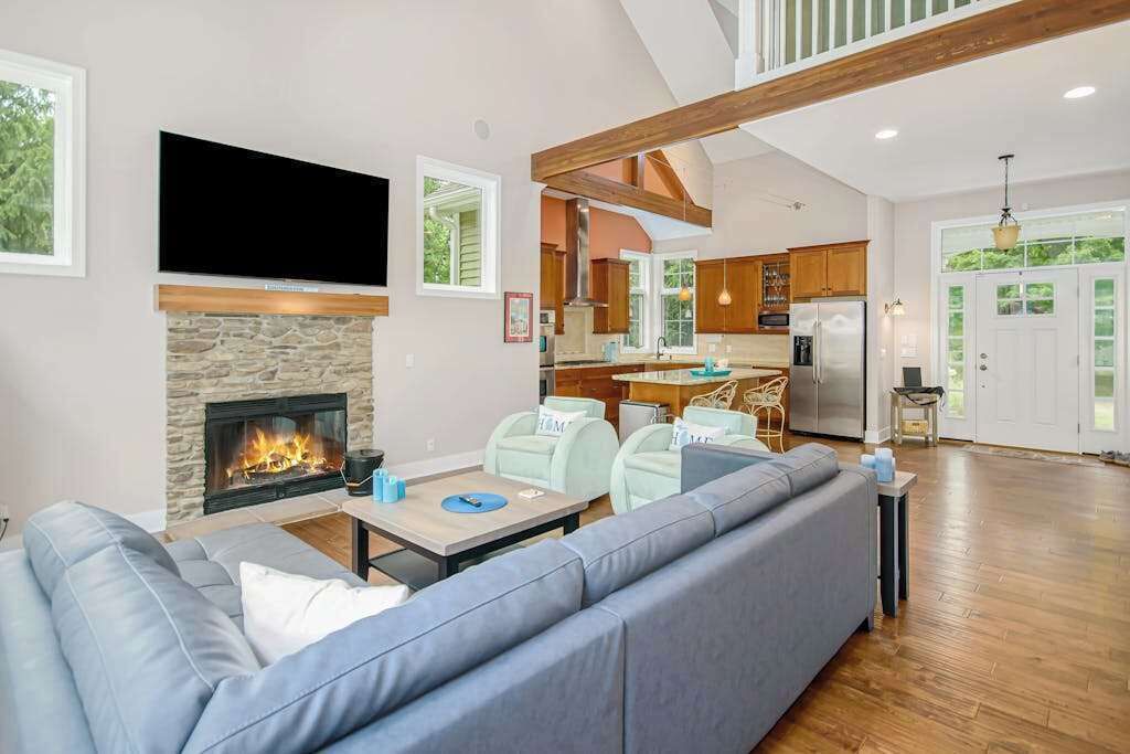 Photo of Livingroom in Glenn Haven Shores